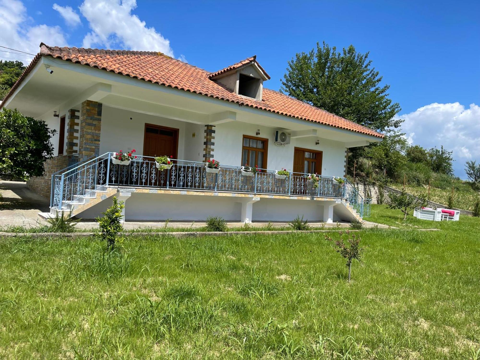 Vila Ardea Villa Berat Exterior photo